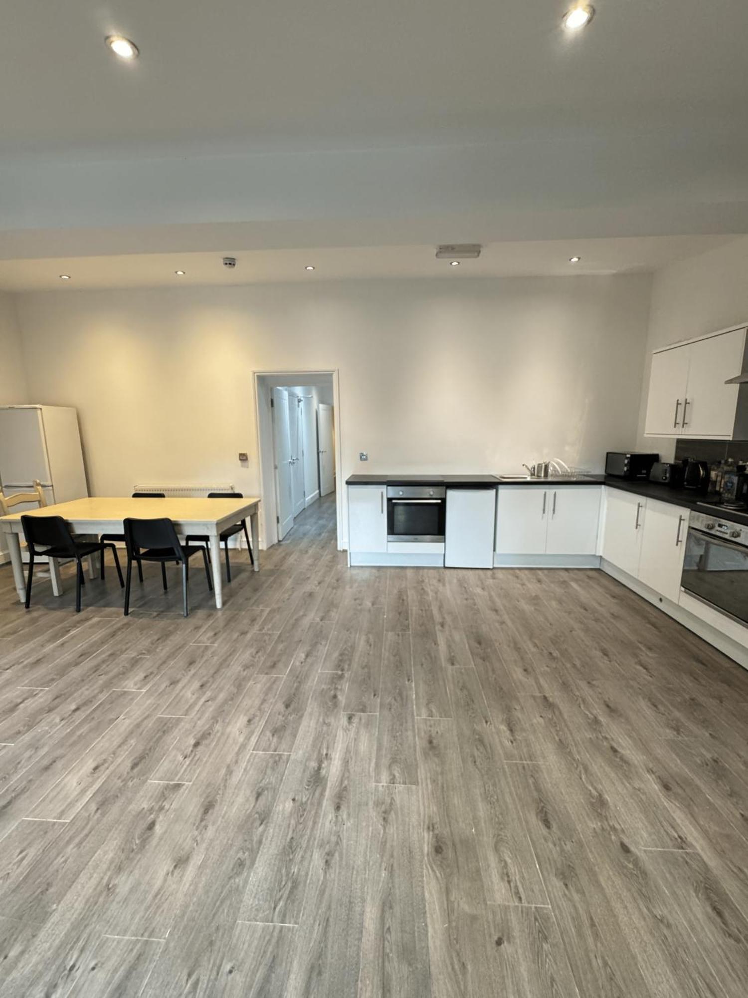 En-suite Bedroom For Up To 4! Sofa Bed - Near Stratford Pensión *